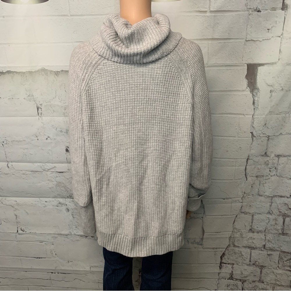 Market & Spruce Sweater - Picture 2 of 5